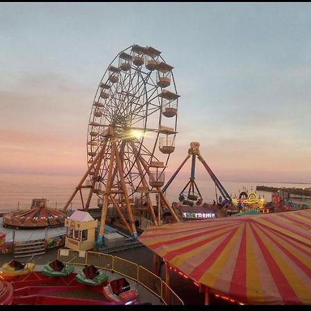 Sea Front Apartment With Massage Shower Netflix Great Location Bridlington Bagian luar foto